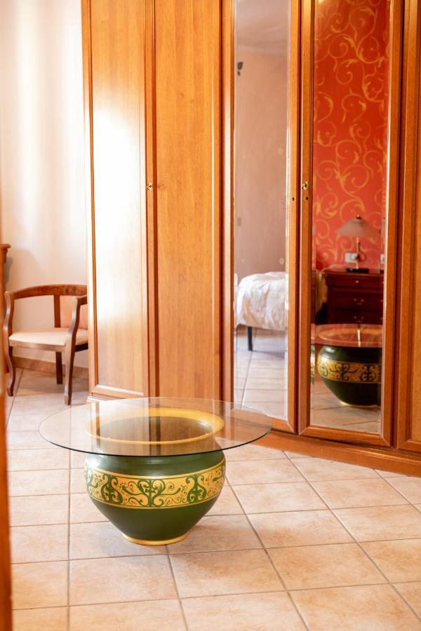 Lo Zio Michele Apartments Nuova Gibellina Bagian luar foto
